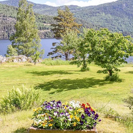 Haugholmen Holiday home Bandaksli